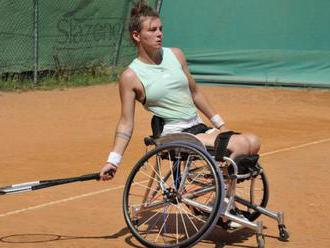 Lauren Jones: Wheelchair tennis player on how 'sport changed her life after accident'