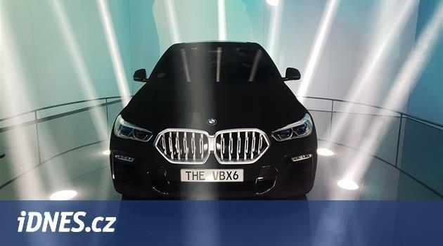 Černá díra ve Frankfurtu. Nové BMW X6 obléklo nevídanou barvu
