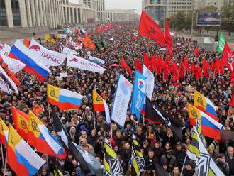 Na proteste v centre Moskvy sa zhromaždilo približne dvadsaťtisíc ľudí
