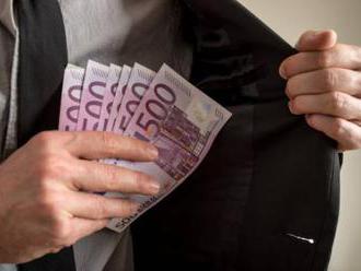 Muž požiadal o príspevky na osobnú asistenciu, podvodníkovi vyplatili desaťtisíce eur