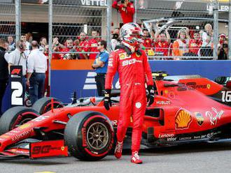 Vo Ferrari vyrastá superhviezda. Leclerc nadelil Hamiltonovi takmer pol sekundy