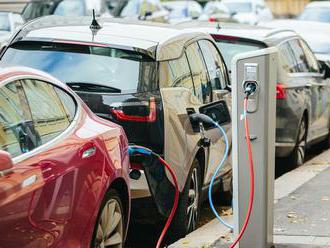 Štát podporí kúpu elektromobilu až 8-tisíc eurami