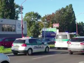 Nehoda v Bratislave pri priechode pre chodcov vydesila okoloidúcich