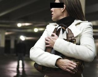 Muž vytrhol žene v Trnave kabelku: Našli ho podľa strateného telefónu