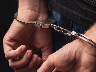 Štvorica mladíkov nakradla náradie za desaťtisíce eur: Skončili v rukách polície