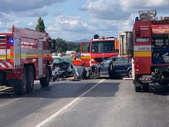 PRÁVE TERAZ Tragická nehoda pri Šoporni: Hlásia jednu obeť aj zranených, zasahujú leteckí záchranári