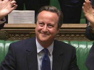 Priznanie expremiéra Camerona: Pred referendom o nezávislosti Škótska žiadal o pomoc kráľovnú
