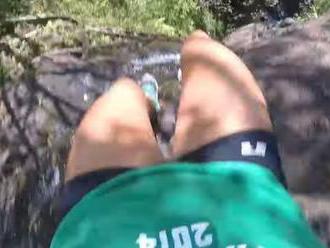 VIDEO GoPro kamera zachytila hrôzostrašný pád študentky z vodopádu: Iba sa jej trochu pošmykla noha