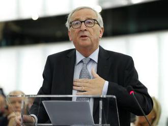 Riziko brexitu bez dohody podľa Junckera zostáva veľmi reálne, europoslanci rokujú o dôsledkoch