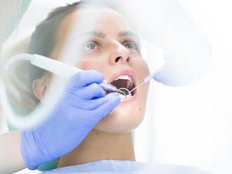 Čínski vedci objavili gél na obnovu zubnej skloviny, testovali ho na vytrhnutých zuboch