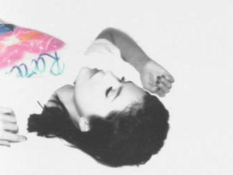 RECENZE: Selena Gomez se na albu 