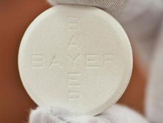 Spory o herbicid chce Bayer vyřešit 10 miliardami USD, píše Bloomberg