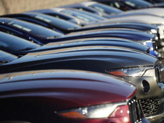 Prodej nových aut v Česku za loňský rok zřejmě poklesl na 250.000