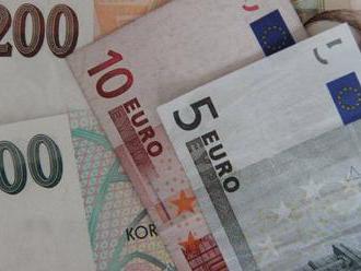 Koruna opět vylepšila dvouleté maximum vůči euru, na 25,17 Kč/EUR