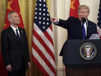 Trump a čínský vicepremiér podepsali obchodní dohodu