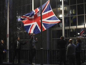 Spred budov EÚ v Bruseli a Štrasburgu už zvesili britské vlajky