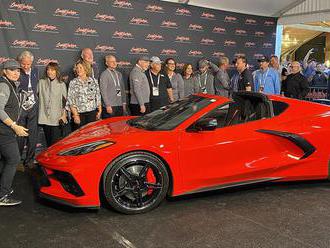 The first 2020 Chevy C8 Corvette just sold for $3 million at Barrett-Jackson     - Roadshow