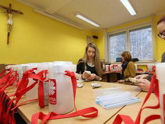 FOTO: Diecézní charita v Litoměřicích sčítala tříkrálové kasičky