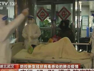 Čína izoluje i další města. Počet obětí epidemie koronaviru přesto dál stoupá