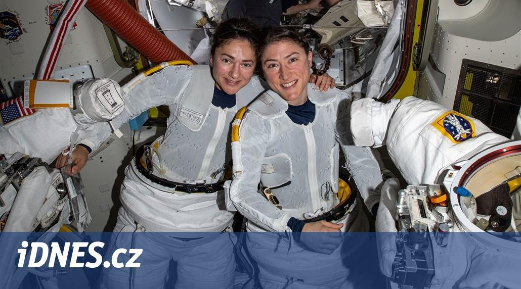 Na ISS se mění baterie, astronautky musí opět do vesmíru