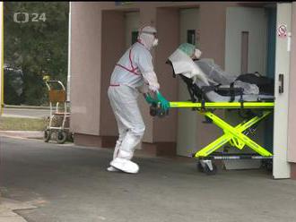 V Česku jsou 4 pacienti s podezřením na koronavirus. Pražské letiště má vytipovávat cestující s možn