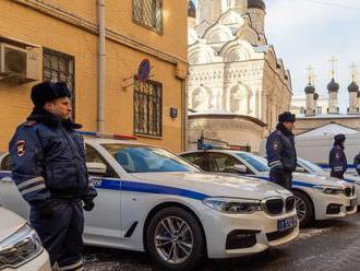 Moskevská policie převzala nová auta, na Rusko jsou to hodně neobvyklé stroje