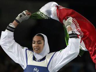 Hidžáb i sexizmus. Jediná olympijská medailistka z Iránu má nový domov