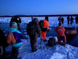 V Rusku zachránili vyše 500 rybárov, ktorí uviazli na ľadovej kryhe