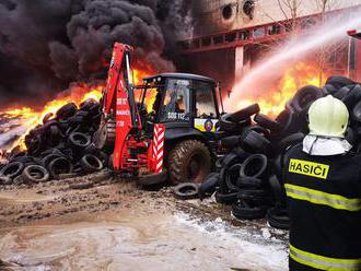 Požiar výrobnej haly v Šuranoch už úplne uhasili