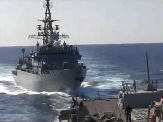 Incident v Arabskom mori. Ruskej a americkej lodi hrozila zrážka