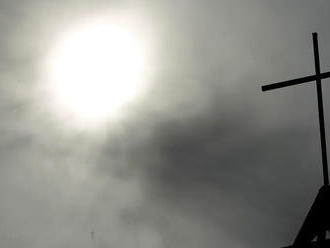 Pastora zo Severnej Karolíny obvinili z viac ako 100 sexuálnych zločinov
