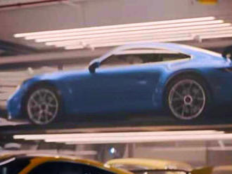 Porsche vo videu poodhalilo novú 911 GT3 992