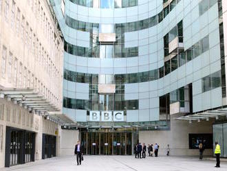 Zaměstnanci BBC mají na sítích zůstat nestranní