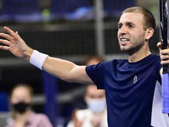 Vienna Open: Dan Evans beats Jurij Rodionov to reach quarter-finals