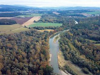 Jan Husák: Nevyjasněné okolnosti otravy řeky Bečvy