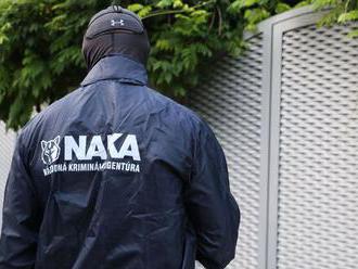 NAKA realizuje medzinárodnú protidrogovú akciu, zadržala podozrivé osoby