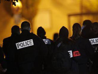 Francúzsko chce po vražde učiteľa vyhostiť stovky podozrivých z extrémizmu