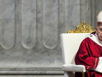 Pápež František prvýkrát verejne podporil registrované partnerstvá homosexuálov