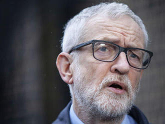 Britskí labouristi pozastavili exlídrovi Corbynovi členstvo za antisemitizmus