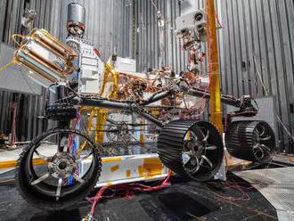 Helikoptéra Ingenuity má za sebou prvé nabíjanie batérií počas cesty na Mars