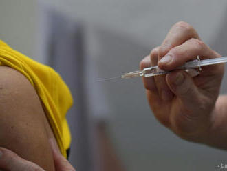 USA dúfajú, že očkovanie vakcínou proti koronavírusu začne v decembri