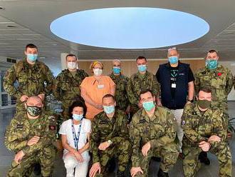 Vojáci pomáhají v krajských nemocnicích