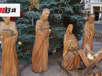 Z betlehema na bratislavskom námestí ukradli drevenú sošku Ježiška