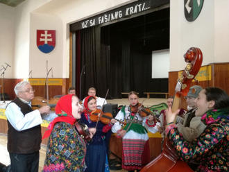 Čierny Balog oslávil fašiangy s domácimi aj hosťujúcimi folkloristami