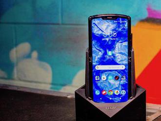 Motorola Razr unboxing: Here's what's in this foldable phone's final box     - CNET