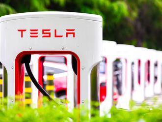Elon Musk asks Twitter if Tesla should build Texas gigafactory     - Roadshow