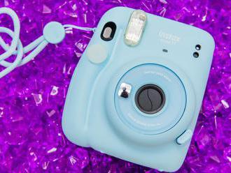 Fujifilm's Instax Mini 11 instant camera is smarter and made for selfies     - CNET