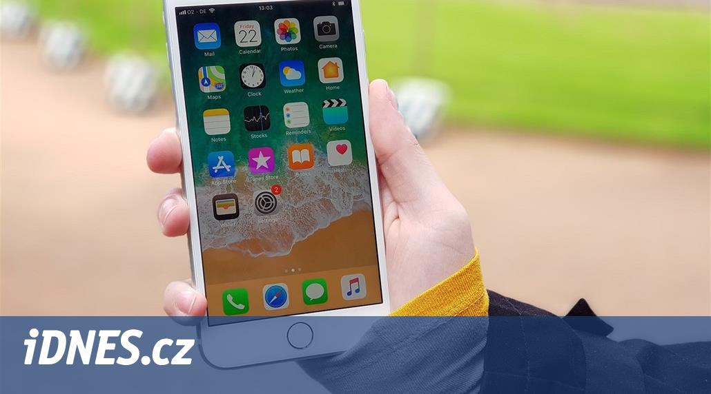 Nový levný iPhone představí Apple možná už na konci března - iDNES.cz