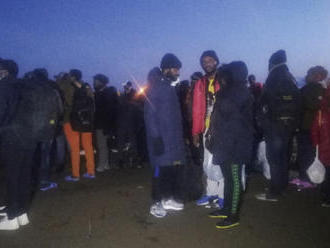 Po zprávě o otevření hranic jsou na hranici s Řeckem stovky lidí - České noviny