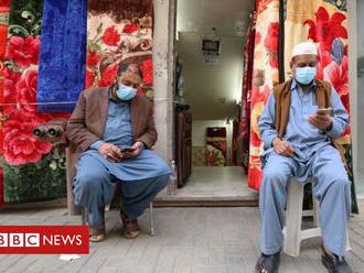 Coronavirus: Saudi Arabia suspends entry for pilgrims visiting holy sites
